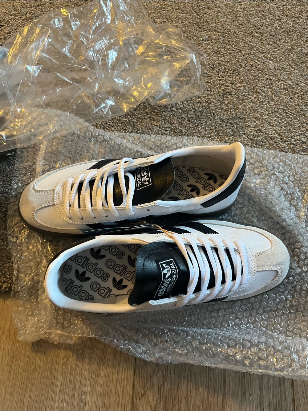 adidas Originals Men’s White & Black Samba Classic Sneakers